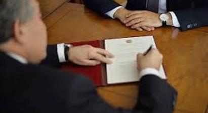 Նախագահ Արմեն Սարգսյանը հրամանագիր է ստորագրել, որով Արթուր Մարտիրոսյանը և Տիգրան Եսայանը նշանակվել են՝ Հայաստանի Հանրապետության ոստիկանության պետի տեղակալներ