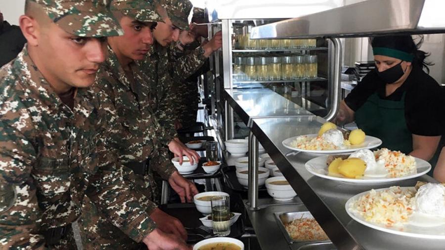 ՀՀ ԶՈՒ 4-րդ զորամիավորման զորամասերից մեկն անցել է սննդի մատակարարման նոր ձևաչափին
