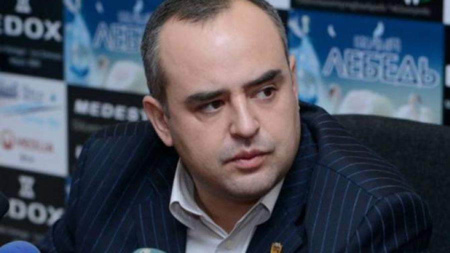 Ոստիկանությունը փաստաբան Տիգրան Աթանեսյանի բնակարանի վրա հարձակման վերաբերյալ ահազանգ ստացել է

 |armenpress.am|