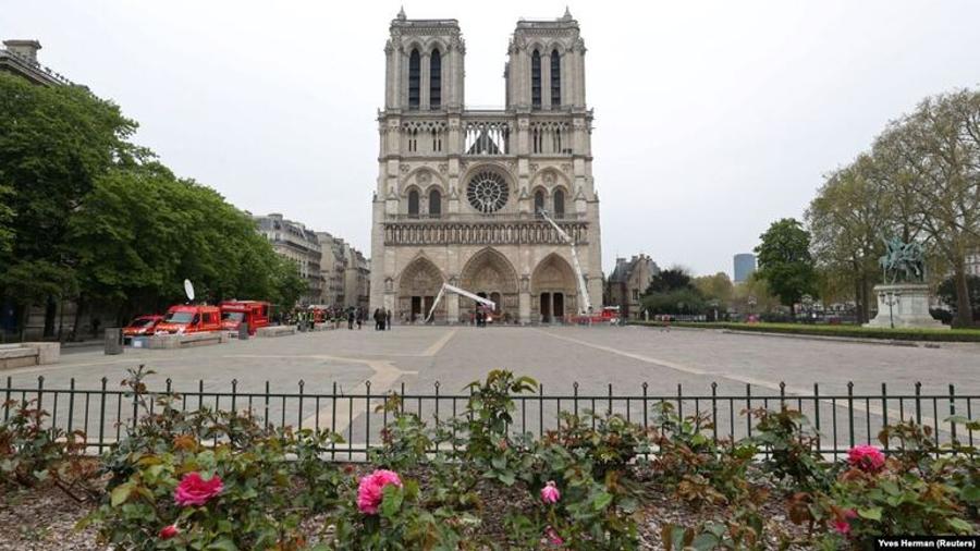 Փարիզի Աստվածամոր տաճարին կից հրապարակը մասամբ վերաբացվել է |azatutyun.am|