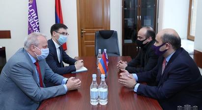 Լուսավոր Հայաստանը ՀՀ-ում ՌԴ դեսպանի հետ քննարկել է Հայաստանի ներքաղաքական զարգացումների վերաբերյալ հարցեր
