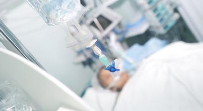 Արտաշատի բժշկական կենտրոնում կորոնավիրուսի դեմ բուժում ստացող 55-ամյա պացիենտը ցած է նետվել հիվանդասենյակի պատուհանից