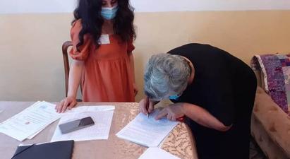 Ադրբեջանից բռնագաղթած շուրջ 90 ընտանիք ստացել են բնակարանի գնման վկայագրեր