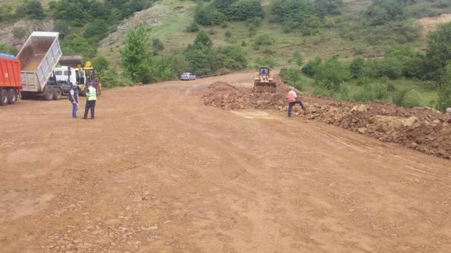Ընթանում են Տաթև-Աղվանի 12.5 կմ ճանապարհի հիմնանորոգման աշխատանքները




