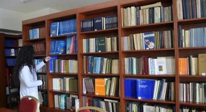 Արգելվում է գրադարան այցելուների մուտքն առանց դիմակի