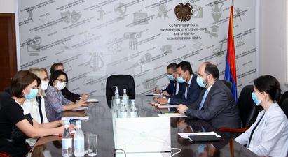 ԿԳՄՍ նախարարն ընդունել է Հայաստանում առաքելությունն ավարտող ԱՄՆ ՄԶԳ հայաստանյան տնօրեն Դեբորա Գրիզերին
