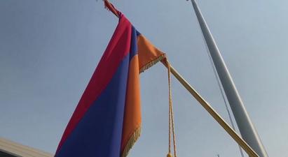 Ի նշան Հայաստանի ժողովրդի հետ համերաշխության՝ Ֆրեզնոյի քաղաքապետարանի մոտ քաղաքապետի մասնակցությամբ տեղի է ունեցել Հայաստանի դրոշի բարձրացման արարողություն |tert.am|