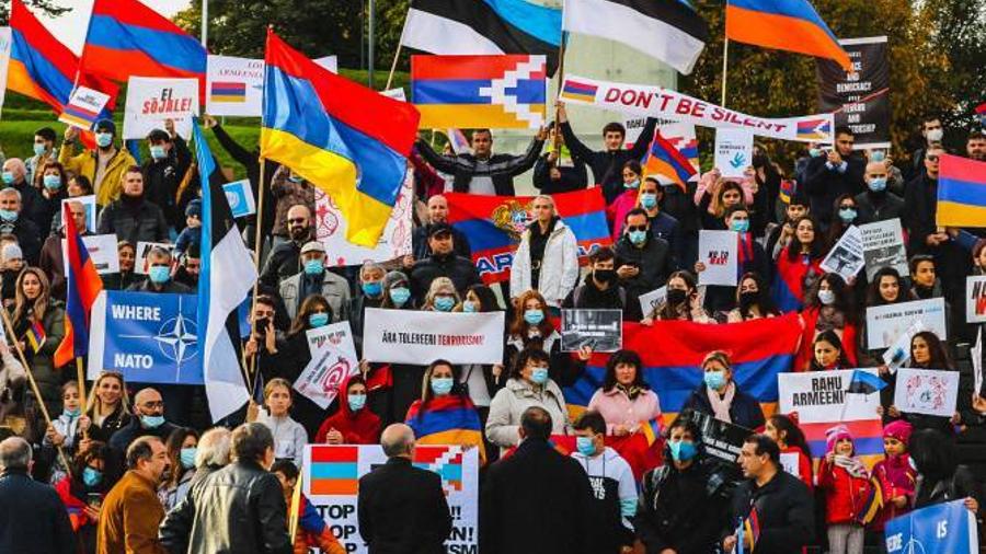 Էստոնիայի հայ համայնքը խաղաղության քայլերթ է անցկացրել ի պաշտպանություն Լեռնային Ղարաբաղի |armenpress.am|