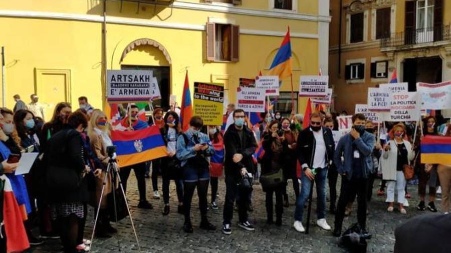 Իտալահայերը խաղաղ ցույց են իրականացրել Արցախի անկախությունը ճանաչելու կոչով |armenpress.am|