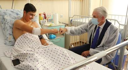 Հայաստանում ՄԱԿ-ի մշտական համակարգողն այցելել է Հայաստանում և Լեռնային Ղարաբաղի հակամարտության գոտում վիրավորված երեխաներին