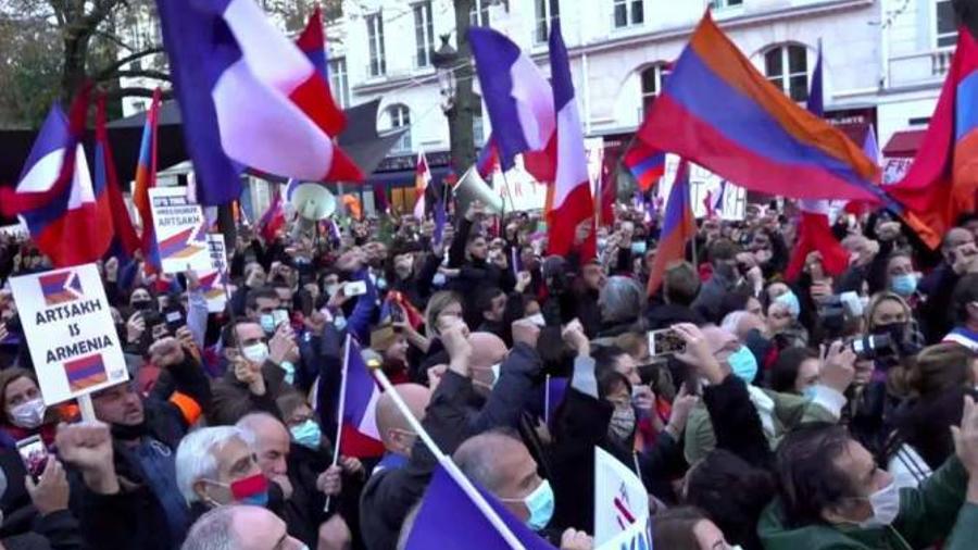 Հազարավոր հայեր Փարիզում բողոքի ակցիայով պահանջում են ճանաչել Արցախի անկախությունը

 |armenpress.am|