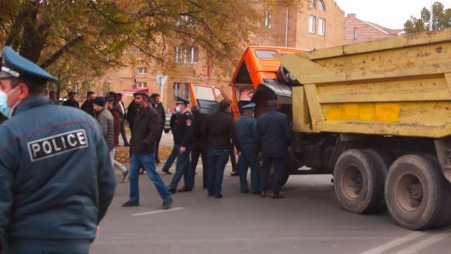 Գյումրիում ոստիկանությունը բերման է ենթարկել փողոցը փակելու ակցիայի 8 մասնակցի