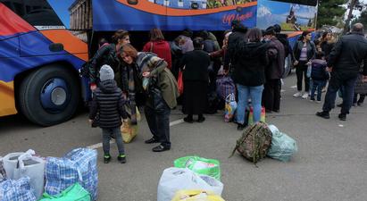 ՌԴ խաղաղապահները Ստեփանակերտ վերադարձողների ավտոբուսների ևս մեկ շարասյուն են ուղեկցել |tert.am|