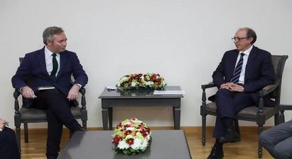 Արա Այվազյանը հանդիպել է Ֆրանսիայի արտաքին գործերի պետքարտուղարի հետ