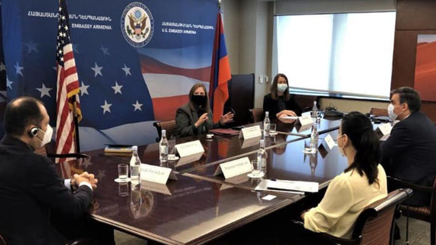 ՀՀ-ում ԱՄՆ դեսպան Լին Թրեյսիին են ներկայացվել ադրբեջանական վայրագությունների ու խոշտանգումների վերաբերյալ ապացույցներ
