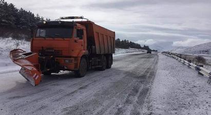 ՀՀ մի շարք տարածաշրջաններում ձյուն է տեղում, ճանապարհաշինարարները կատարում են մաքրման աշխատանքներ