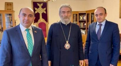 «Լուսավոր Հայաստան»-ի պատվիրակությունը Պարգև սրբազանի հետ քննարկել է Արցախի հոգևոր օջախների պաշտպանությունը |armenpress.am|