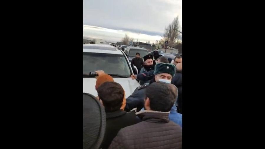 Վազգեն Մանուկյանի մարզային այցելության ժամանակ շիրակցիները փակել են Գյումրի-Երևան ավտոճանապարհը
 |1lurer.am|