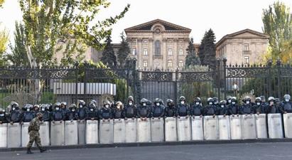 ԱԺ շենքի մոտ «Հայրենիքի փրկության շարժումը» բողոքի ակցիա է իրականացնում. Բաղրամյան պողոտան փակ է |armenpress.am|