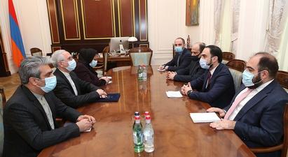 Փոխվարչապետ Ավինյանը Իրանի դեսպանի հետ հանդիպմանն ուշադրություն է հրավիրել գերիների փոխանակման հարցի վրա
