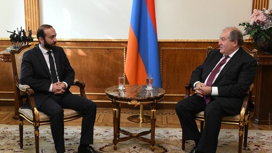Նախագահ Արմեն Սարգսյանը հանդիպել է Ազգային ժողովի նախագահ Արարատ Միրզոյանի հետ