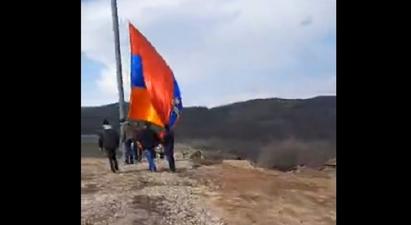 Շուռնուխում հանդիսավոր կերպով բարձրացվում է 30 մետրանոց հայկական դրոշը
