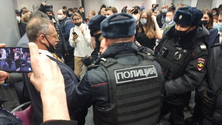 Մոսկվայում պատգամավորների համաժողովում մոտ 200 մարդ է ձերբակալվել
 |shantnews.am|