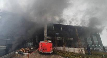 Սիլիկյան թաղամասի պլաստմասայի արտադրամասում բռնկված հրդեհը մարվել է. այրվել է հումք