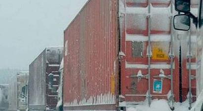 Լարսը փակ է բեռնատարների համար․ ռուսական կողմում կուտակված է մոտ 500 բեռնատար ավտոմեքենա
