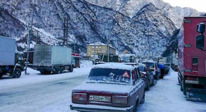 Լարսի ռուսական կողմում 500 մեքենա է կուտակված