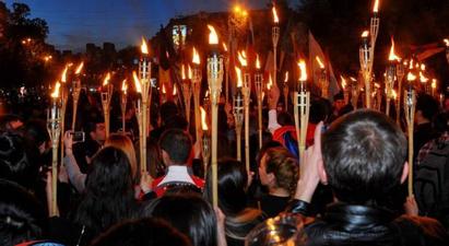 Երևանում մեկնարկել է Ցեղասպանության զոհերի հիշատակին նվիրված ջահերով երթը

 |armenpress.am|