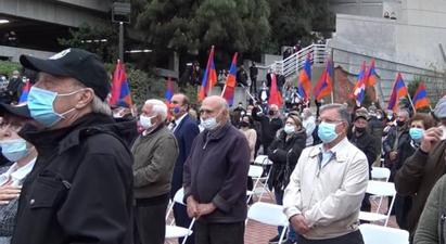 Գլենդելում անցկացվել է մոմավառություն՝ Հայոց ցեղասպանության զոհերի հիշատակին |armenpress.am|