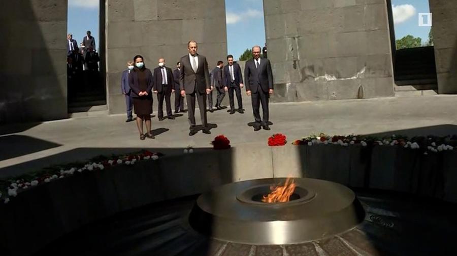 ՌԴ արտգործնախարարը Ծիծեռնակաբերդում հարգանքի տուրք է մատուցել Հայոց ցեղասպանության զոհերի հիշատակին |1lurer.am|