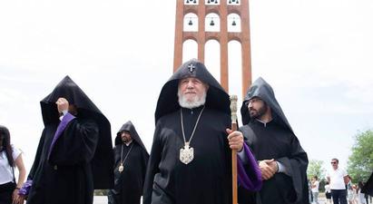 Դժվարին ժամանակներ ենք ապրում. Կաթողիկոսը կոչ արեց միասնաբար վանել պետականությանը սպառնացող բոլոր վտանգները |armenpress.am|