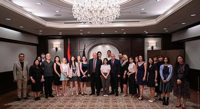 Մեր ապագան ուժեղ Հայաստան կառուցելն է․ նախագահ Սարգսյանը հանդիպել է Ճապոնիայի հայ համայնքի ներկայացուցիչների հետ