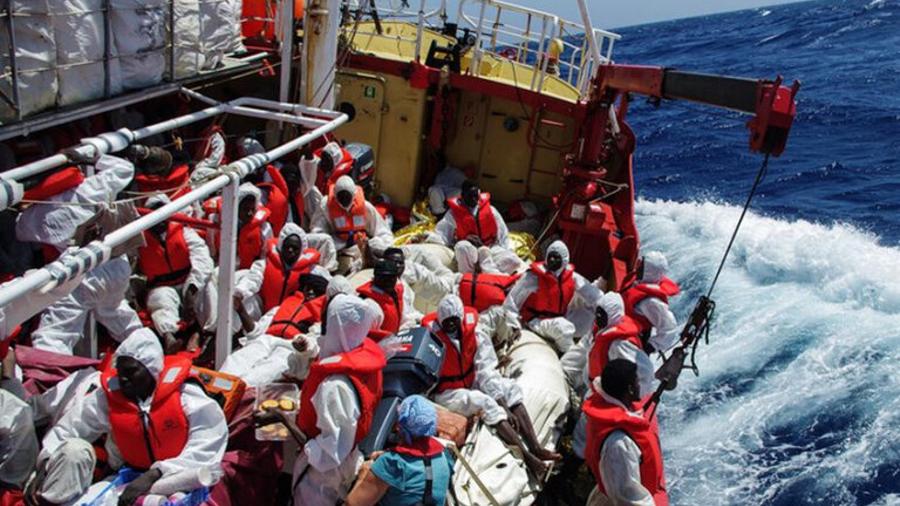 Շուրջ 400 մարդ է փրկվել Միջերկրական ծովում խորտակվող նավից |tert.am|