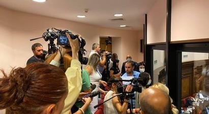 Նիկոլ Փաշինյանի ելույթի ժամանակ լրագրողները ակցիա իրականացրին․ նրանք վարչապետի հետ հանդիպում են պահանջում
