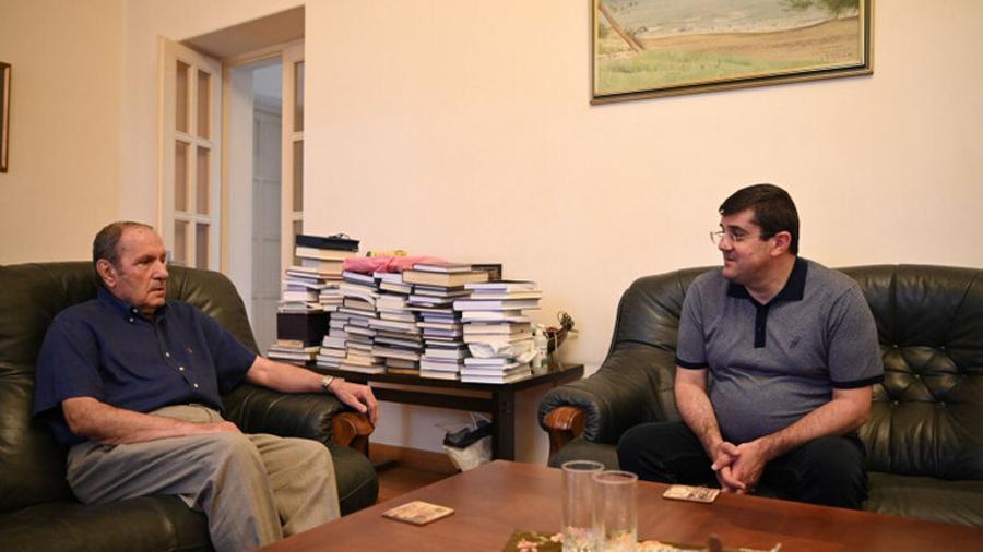 Arayik Harutyunyan visited Levon Ter-Petrosyan, issues related to the latest developments in Artsakh were discussed