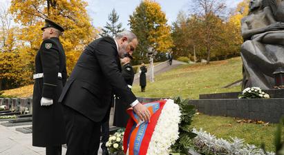 Նիկոլ Փաշինյանը հարգանքի տուրք է մատուցել Լիտվայի անկախության համար զոհվածների հիշատակին