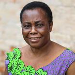 «Ավրորա» համաշխարհային մարդասիրական ամենամյա վեցերորդ մրցանակը շնորհվել է մարդու իրավունքների պաշտպան, «Կանանց համերաշխություն հանուն ներառական խաղաղության եւ զարգացման» կազմակերպության (SOFEPADI) եւ Կոնգոյացի կանանց հիմնադրամի (FFC) համահիմնադիր Ջուլիեն Լուսենգեին։ Նա խիզախորեն բարձրաձայնել է Կոնգոյում քաղաքացիական պատերազմի ընթացքում սարսափելի սեռական բռնության ենթարկված հազարավոր կանանց հուսահատ վիճակի մասին եւ համառորեն գործել՝ հանցագործներին բացահայտելու եւ պատասխանատվության ենթարկելու ուղղությամբ:  |armenpress.am|