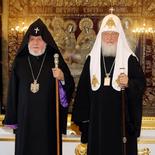 Մենք միշտ զգացել ենք Ռուսական Ուղղափառ եկեղեցու առաջնորդի աջակցությունը մեր ժողովրդին և մեր եկեղեցուն: Այսօր, ինչպես հայտնի է Ձերդ սրբությանը, մեր ժողովրդի և մեր երկրի համար դժվար ժամանակներ են: Մենք հավատում ենք, որ Աստծո օգնությամբ և մեր հավատի շնորհիվ, ինչպես նաև բարեկամ երկրների, առաջին հերթին՝ Ռուսաստանի Դաշնության աջակցությամբ կկարողանանք հաղթահարել նաև այս փորձությունը։ [Ամենայն Հայոց Կաթողիկոս Գարեգին Բ-ն` Մոսկվայի և Համայն Ռուսիո Կիրիլ Պատրիարքի հետ հանդիպմանը] |tert.am|