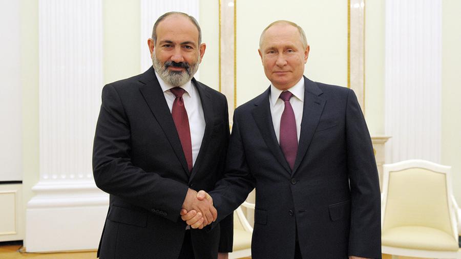 Armenian PM, Russian President meet in Kremlin
