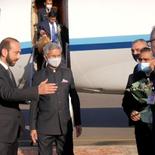Հայաստան է ժամանել Հնդկաստանի ԱԳ նախարար Սուբրամանյամ Ջայշանկարը: Օդանավակայանում նրան դիմավորել է ՀՀ ԱԳ նախարար Արարատ Միրզոյանը: [ԱԳՆ]
