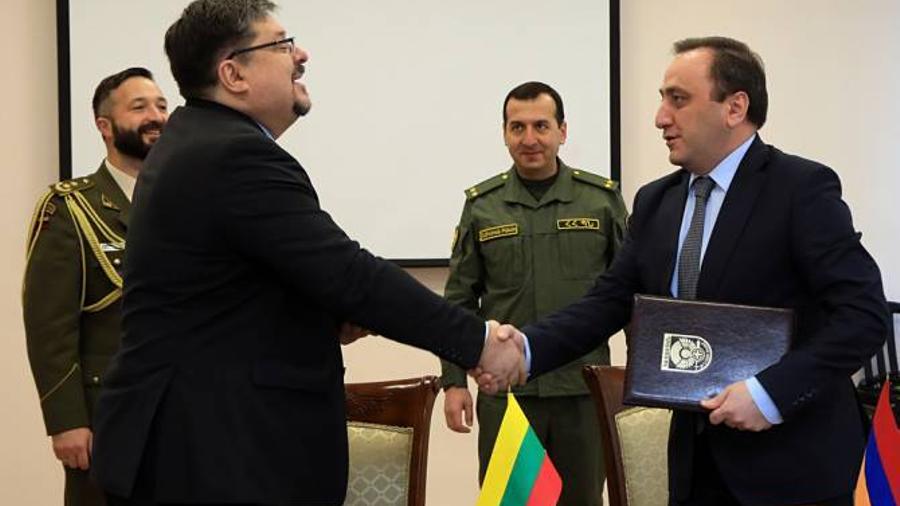 ՀՀ և Լիտվայի պաշտպանության նախարարություններն ստորագրել են 2022-ի ռազմական համագործակցության ծրագիրը

