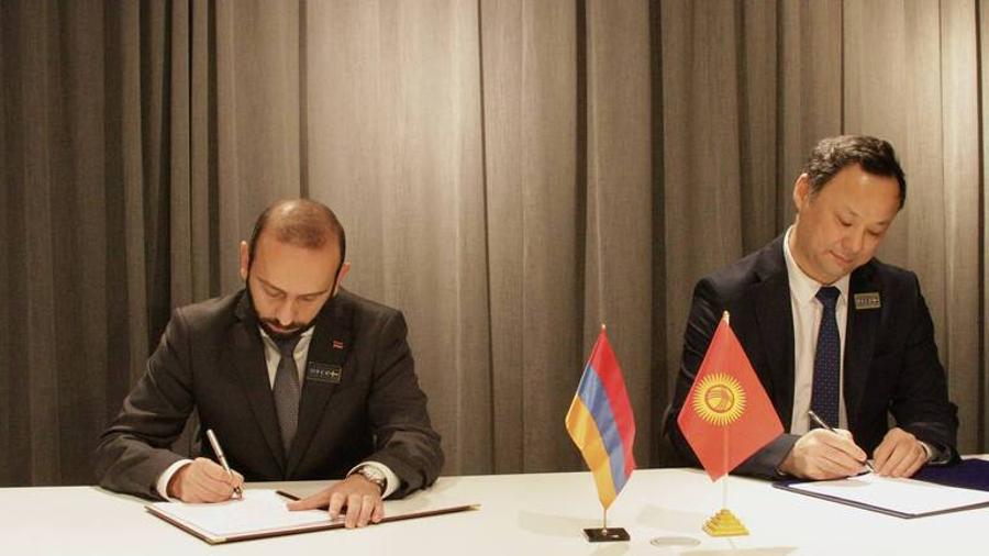 Հայաստանի և Ղրղզստանի ԱԳ նախարարները ստորագրել են երկու երկրների ԱԳՆ-ների միջև 2022-2024թթ. համար համագործակցության ծրագիրը