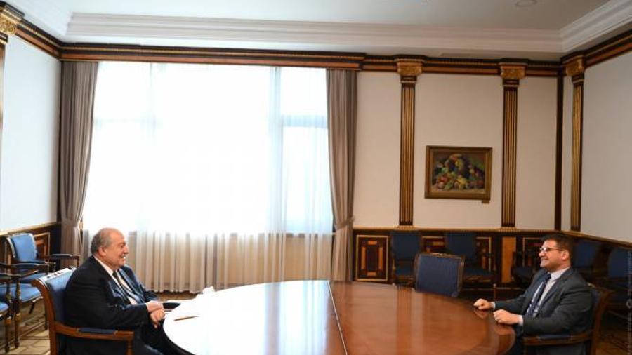 ՀՀ նախագահն ու Արման Բաբաջանյանը հանդիպման ընթացքում անդրադարձել են երկրում առկա ներքին խնդիրներին և արտաքին մարտահրավերներին