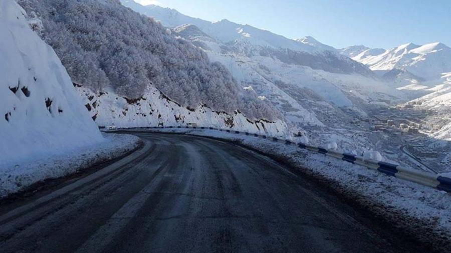 ՀՀ տարածքում կան փակ և դժվարանցանելի ավտոճանապարհներ, Ջերմուկ քաղաքում տեղում է ձյուն