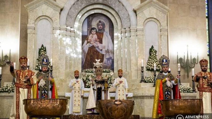  Հայ Առաքելական եկեղեցին նշում է Հիսուս Քրիստոսի Սուրբ Ծննդյան ու Աստվածհայտնության տոնը