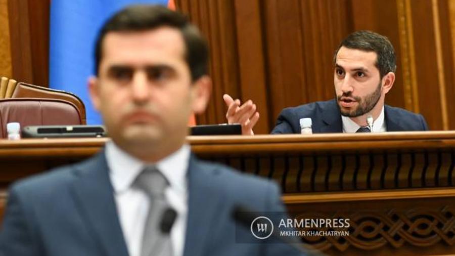 Միջադեպ խորհրդարանի դահլիճում. նիստն ընդմիջվեց |armenpress.am|