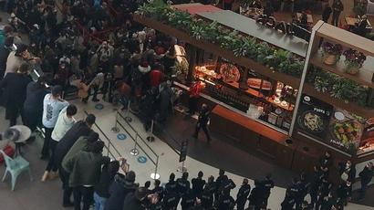 Ձնաբքի հետևանքով Ստամբուլի օդանավակայանում արգելափակված ուղևորները բողոքի ակցիա են անցկացրել

 |factor.am|